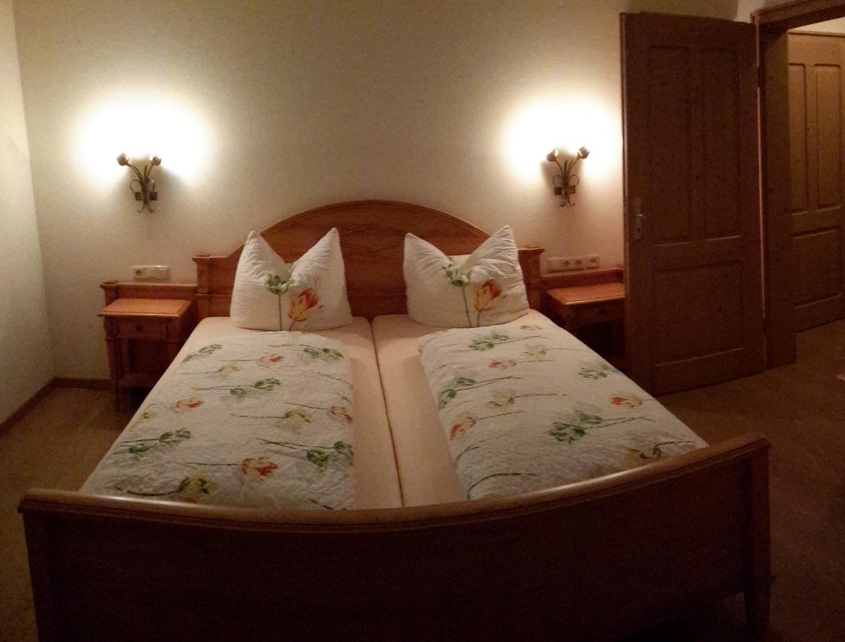 Hotel Gruner Hahn Schippach  Pokoj fotografie